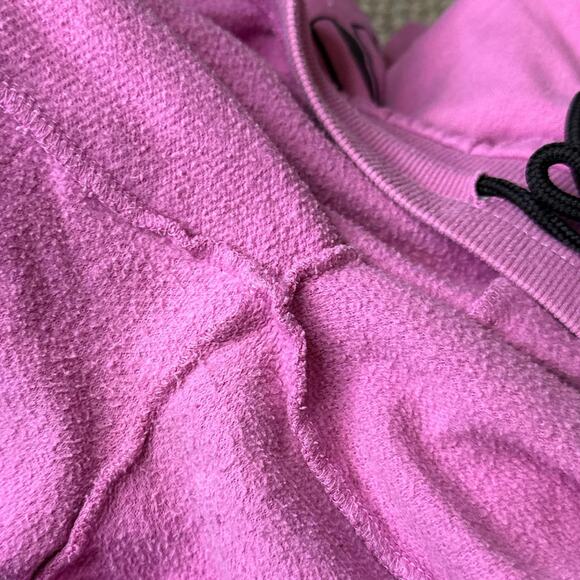 Cute vintage y2k pink mean girls ‘on Wednesdays we wear pink’ sweat pants - Picture 5 of 5